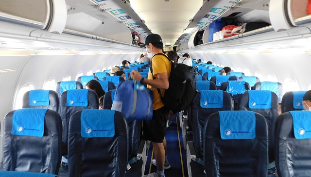 アエロモンゴリア航空機内