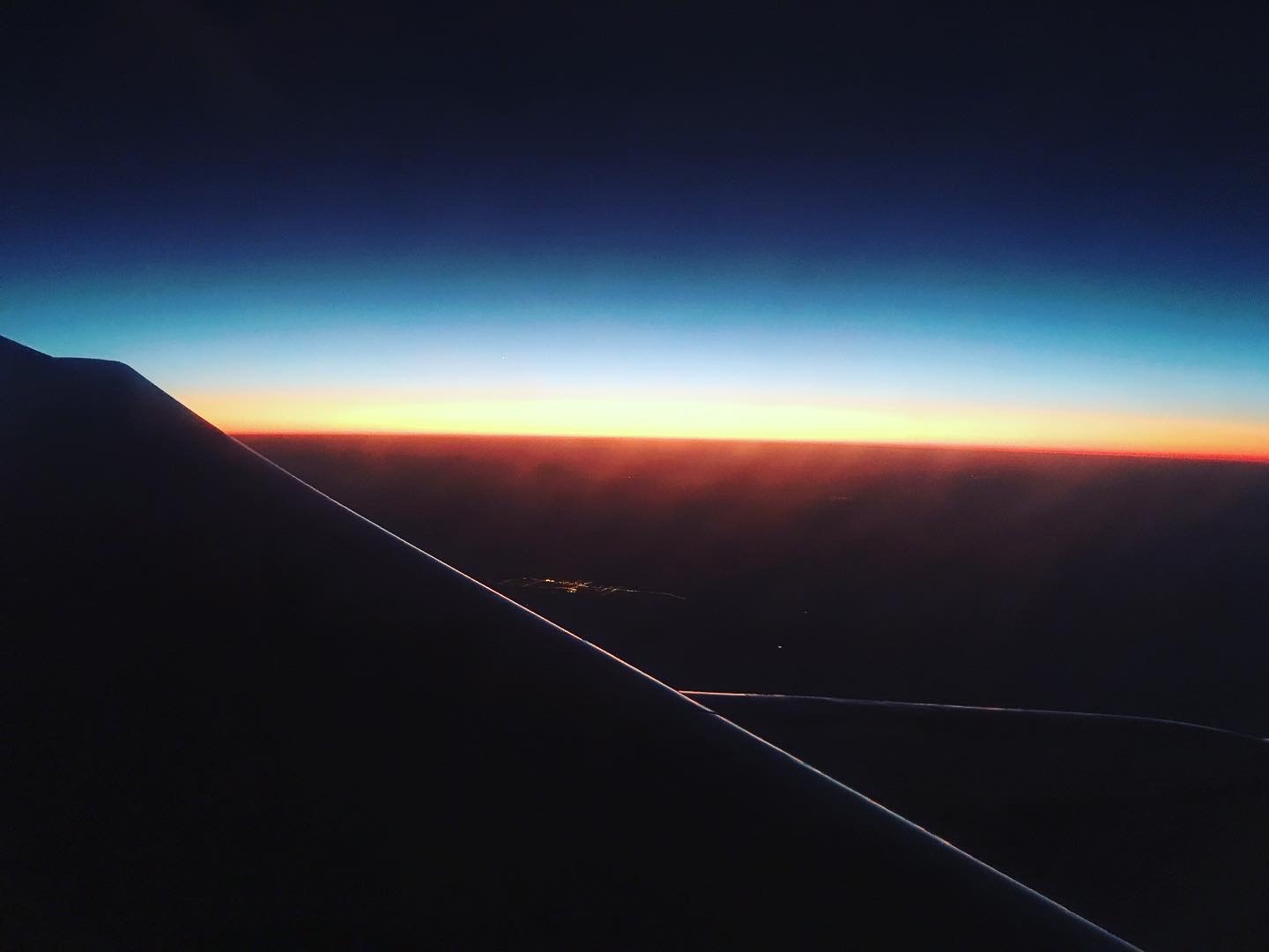 飛行機からゴビの夕焼け時間